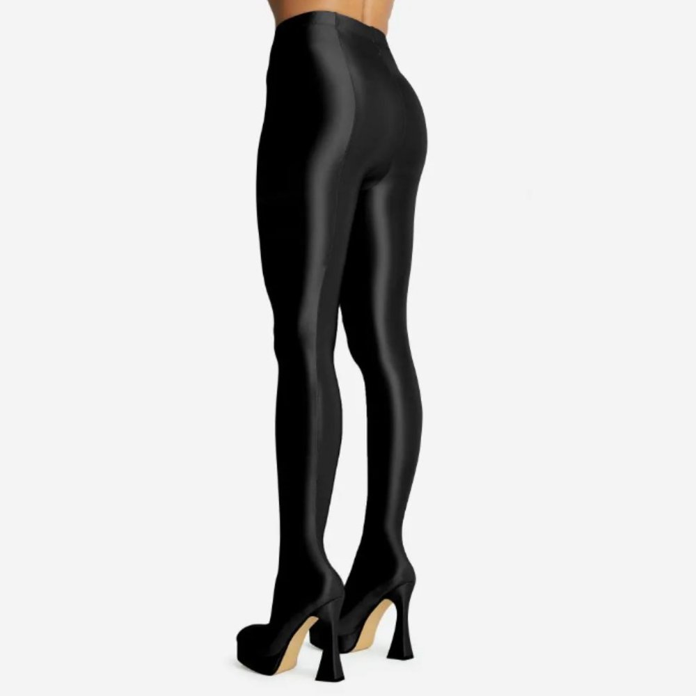 HYPNOSIS CLOSED SQUARE TOE PLATFORM FLARED BLOCK HEEL LONG LEGGING BOOT IN BLACK